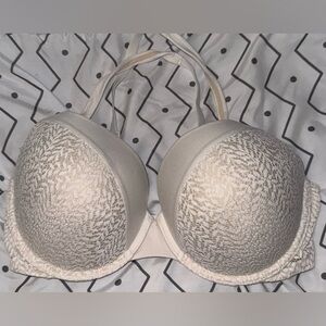 Victoria's Secret Cream Patterned Bra